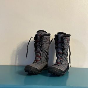 Columbia Waterproof Girls Size 3 Snow Boots